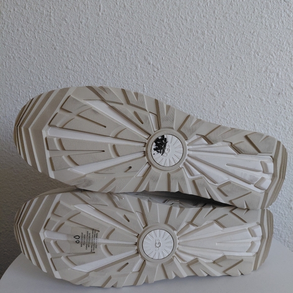 Nwob UGG CapTrail High Waterproof Trainer Boots Shoes Suede 1158254 - Picture 7 of 14